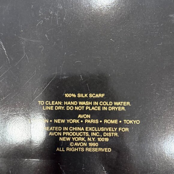 Avon NEW Vintage 100% Silk Scarf 90s Billy Dee Williams Undeniable Design 33X33 - Picture 8 of 15